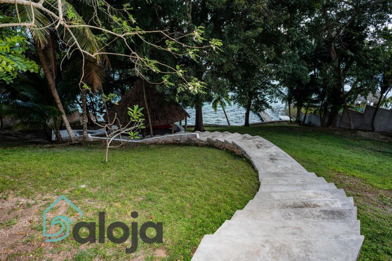 Villa Xtohil With Private Access To The Magic 7 Colors Lagoon 바칼라르 외부 사진