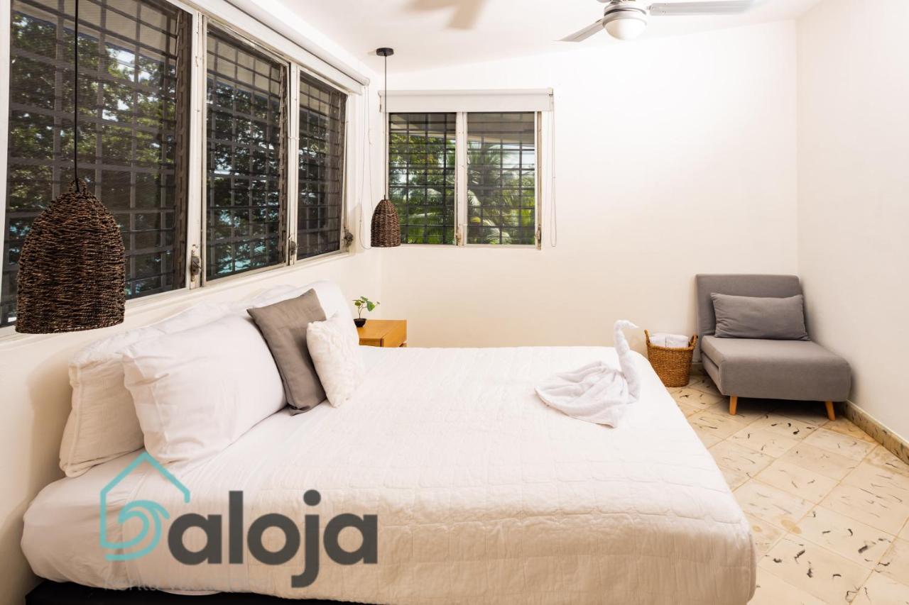 Villa Xtohil With Private Access To The Magic 7 Colors Lagoon 바칼라르 외부 사진